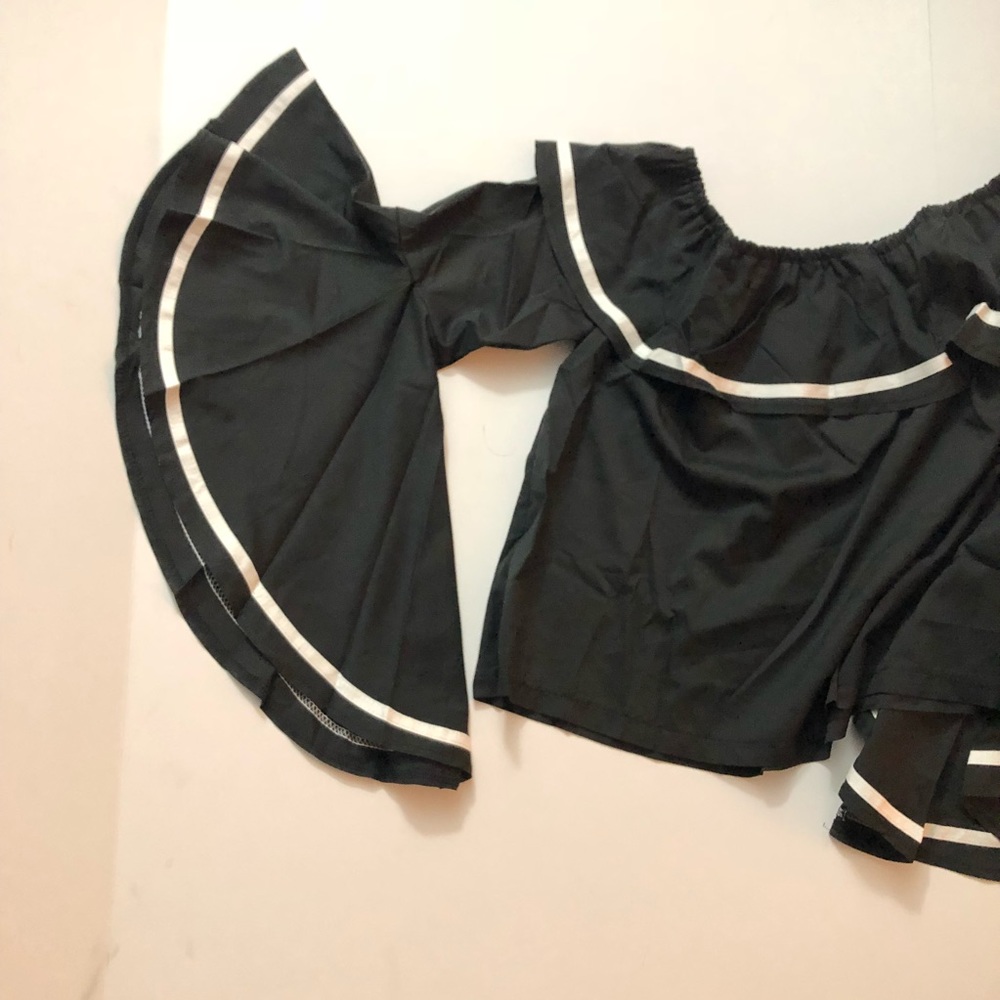 New Fabulous Off Shoulder Top...Gorgeous ๐ - Picture 3 of 3
